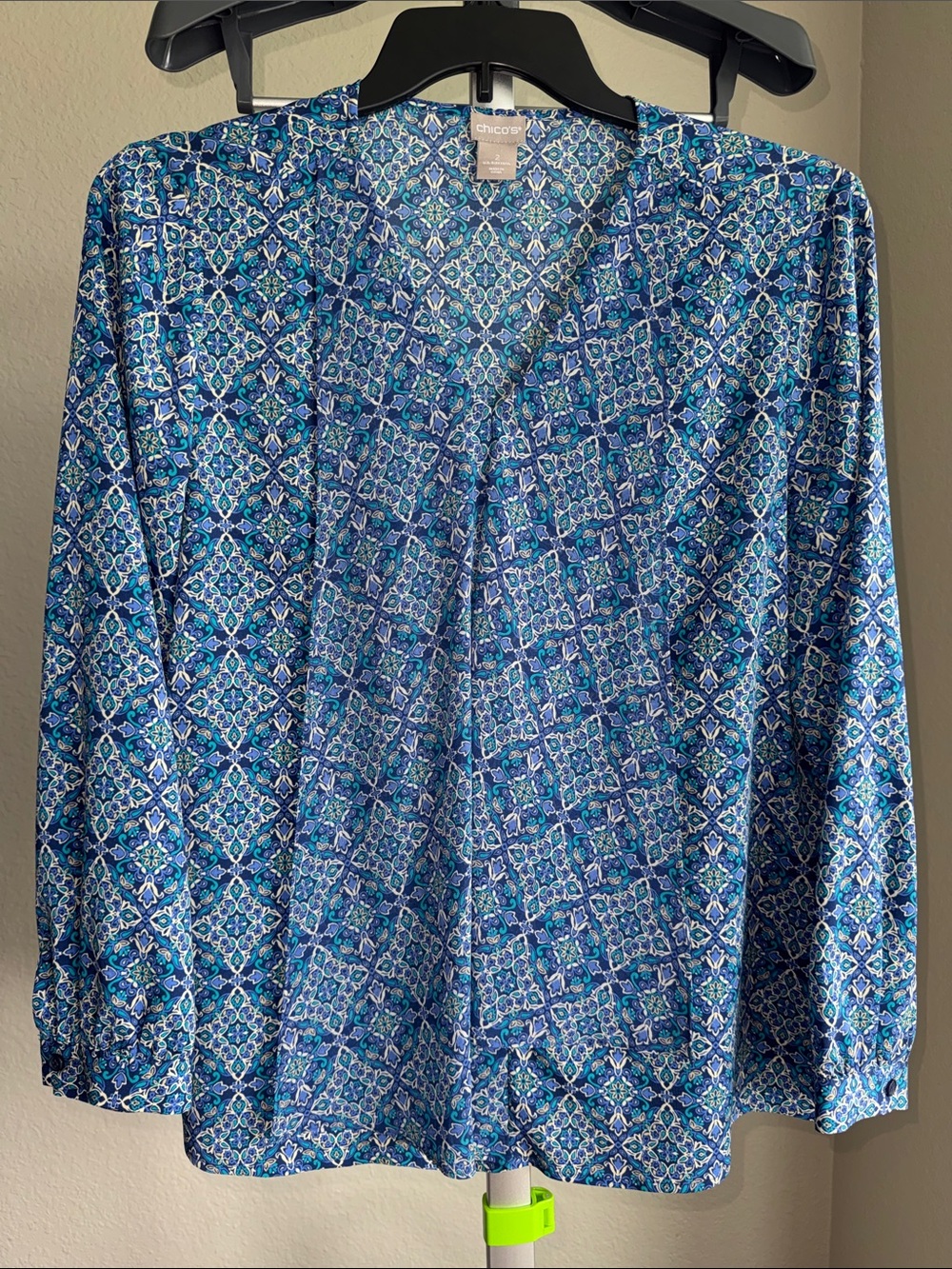 Chico's Blue & Teal Tile-Print V-Neck Blouse SZ12/14